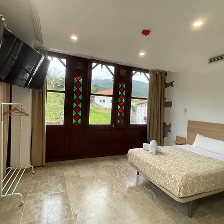 Hotel La Casona & Castro Urdiales *