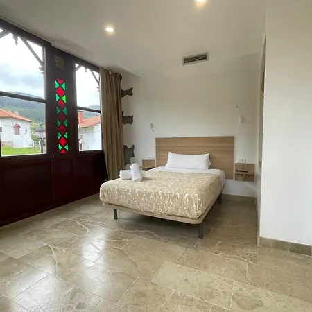 La Casona & Castro Urdiales * Otañes