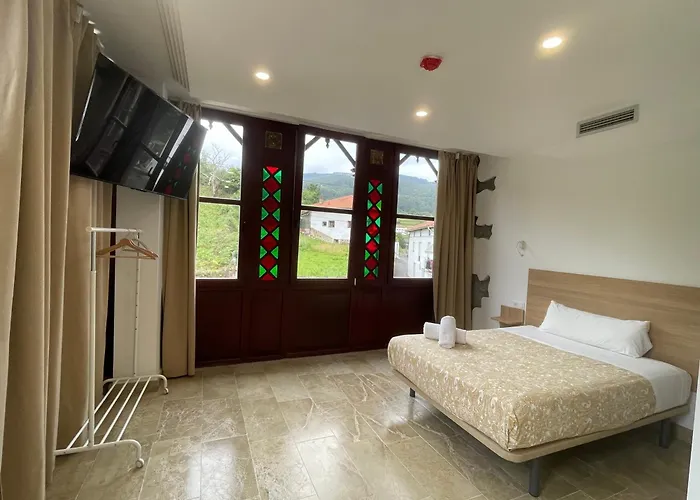 Hotel La Casona & Castro Urdiales *