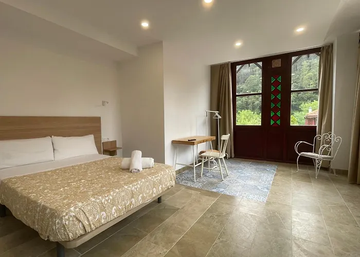 Hotel La Casona & Castro Urdiales *