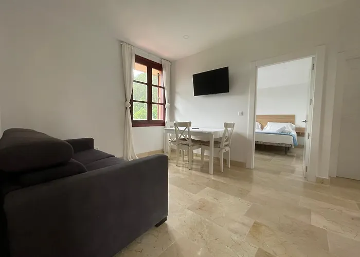 Hotel La Casona & Castro Urdiales Otanes