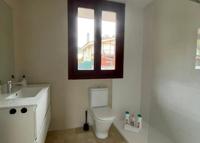 Hotel La Casona & Castro Urdiales Otanes