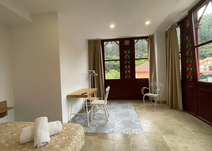 Hotel La Casona & Castro Urdiales